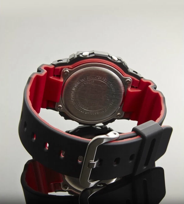 Наручные часы dw-5600uhr-1