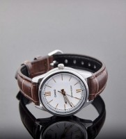 Наручные часы ltp-v005l-7b3