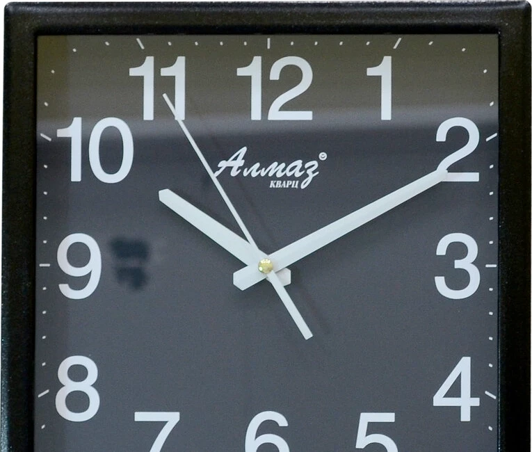 Настенные часы Алмаз К52
