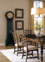  Howard Miller 615-005